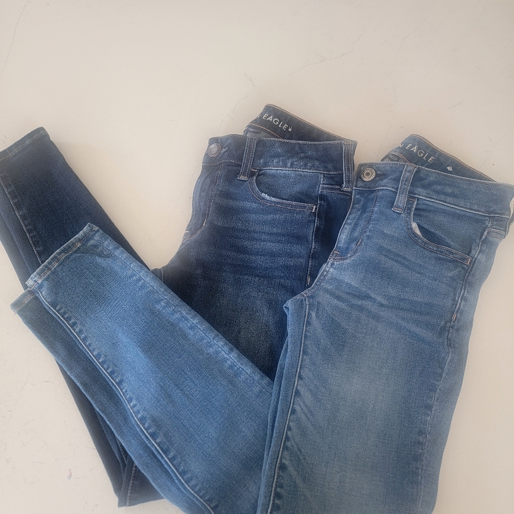 2 pair of American Eagle Jeans of jeans.